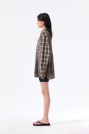 MIXED CHECK OVER FIT SHIRT IN BROWN image 7