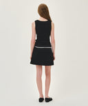 W COTTON CARGO MINI SKIRT IN BLACK image 8