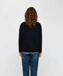 W MICRO CLASSIC LOGO V-NECK KNIT IN BLACK
