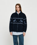 HIGH NECK PATTERN FLEECE JACKET IN NAVY