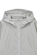CROPPED BACK LOGO HOODY WIND BREAKER IN LIGHT BEIGE image 3
