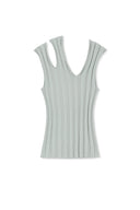 CUT OUT SLEEVELESS KNIT TOP IN LIGHT GRAY image 2