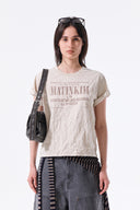 LETTERING GRAFFITI CREASE TOP IN BEIGE image 11