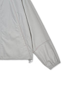 CROPPED BACK LOGO HOODY WIND BREAKER IN LIGHT BEIGE image 4